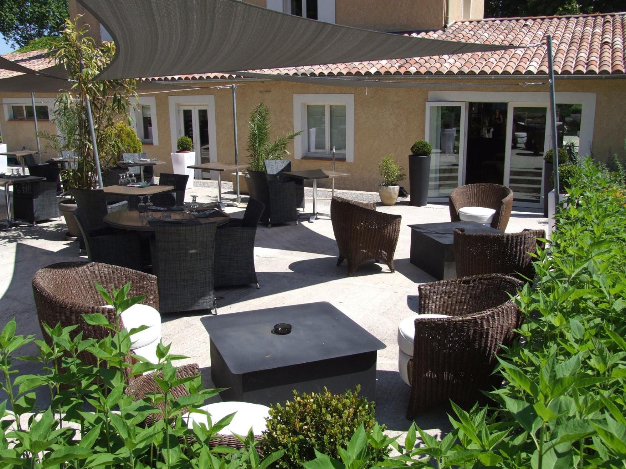 Logis Hotel La Magnanerie - Cote Bistro Aubignosc Exterior foto