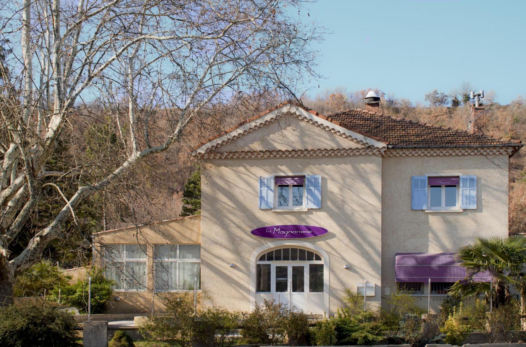 Logis Hotel La Magnanerie - Cote Bistro Aubignosc Exterior foto