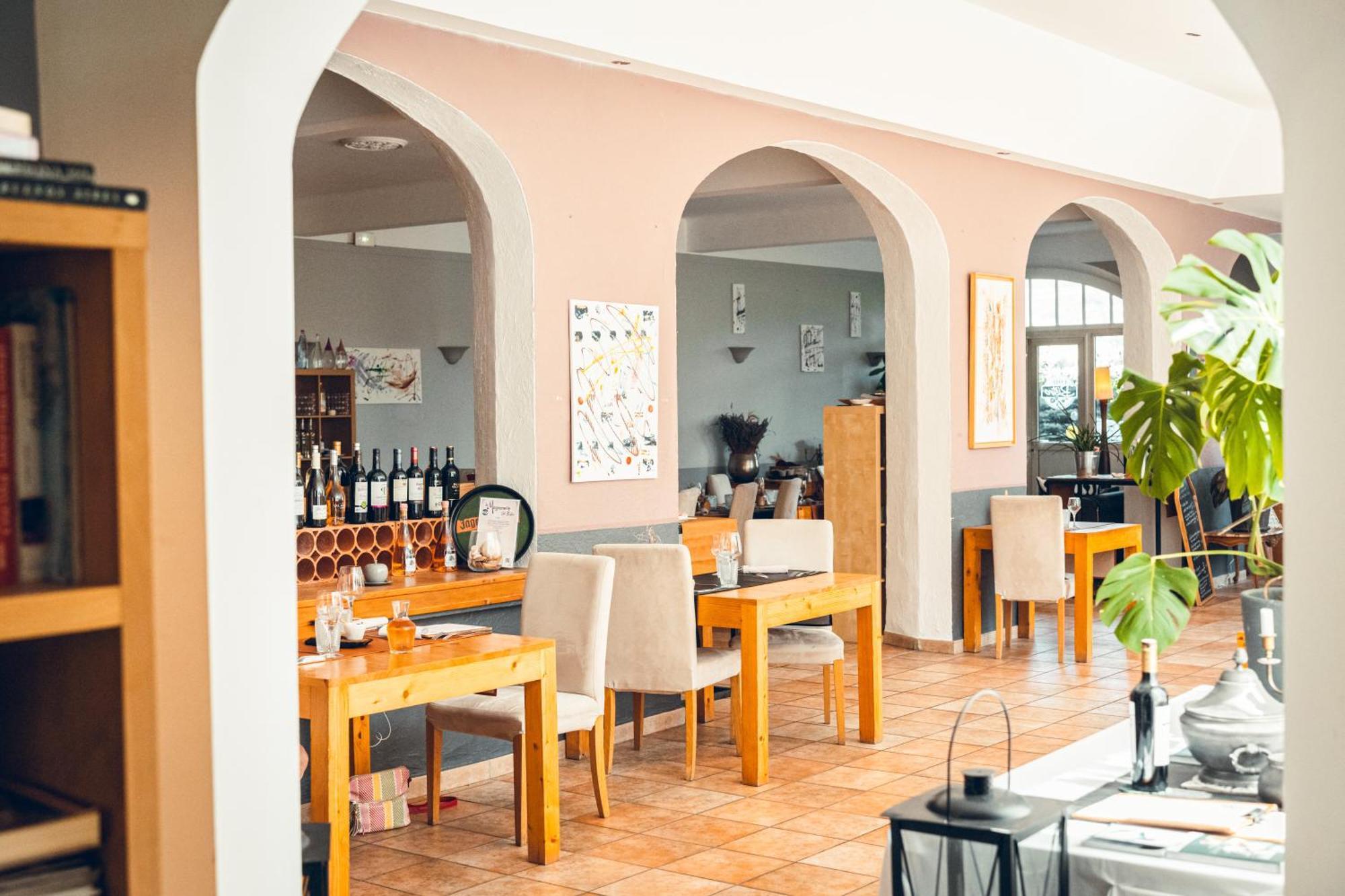 Logis Hotel La Magnanerie - Cote Bistro Aubignosc Exterior foto