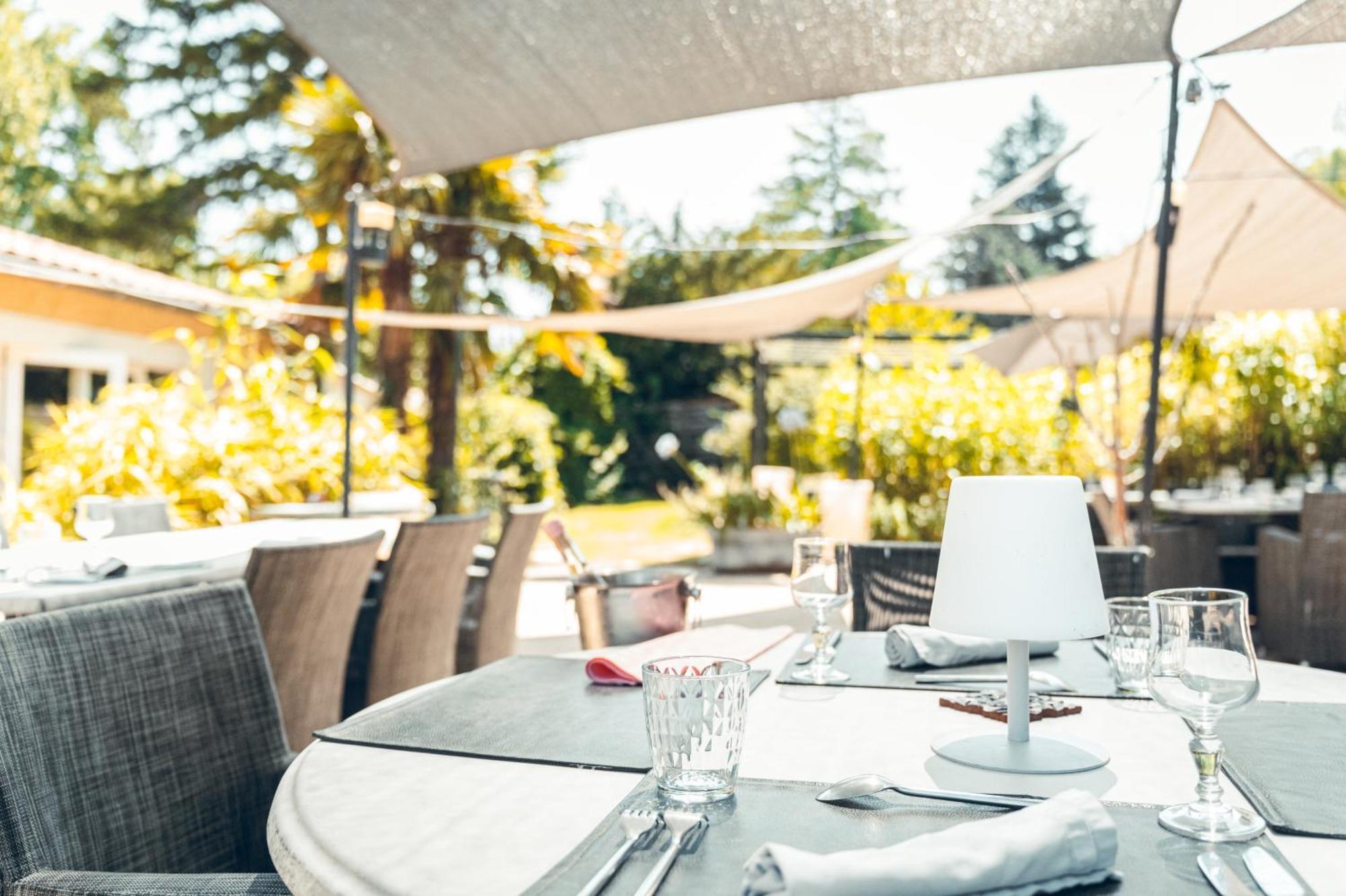 Logis Hotel La Magnanerie - Cote Bistro Aubignosc Exterior foto
